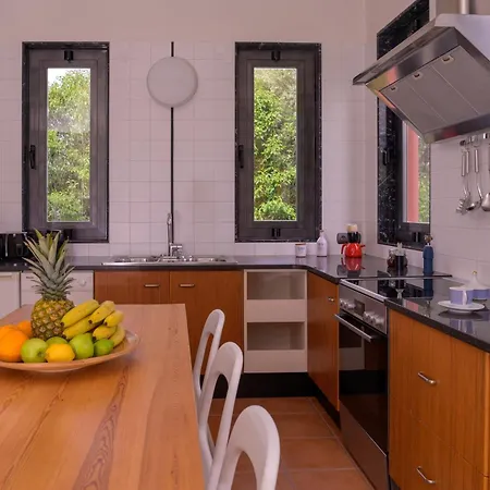 Tsikalaria Villa